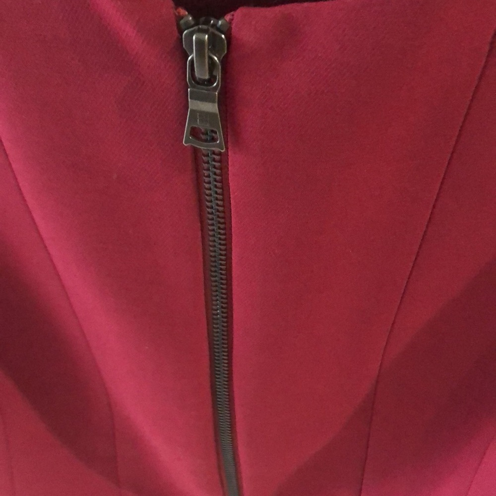 BCBGMAXAZRIA Zip up top/Vest size S - Picture 3 of 3
